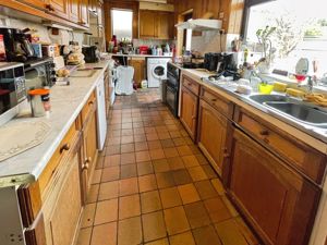 Kitchen- click for photo gallery